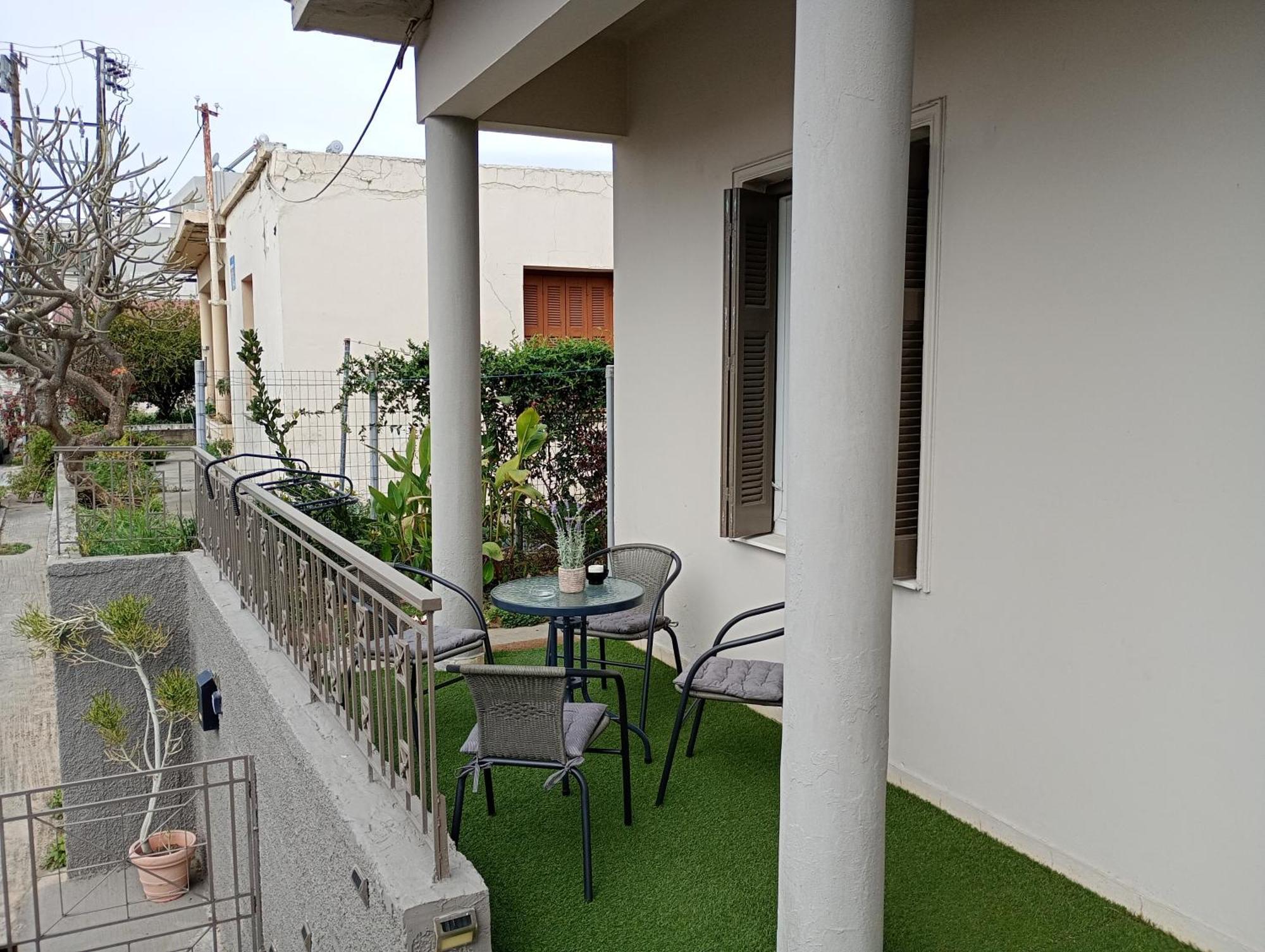 Πλήρως Ανακαινισμένη Μονοκατοικία. Chrissi Akti Chania Exterior foto